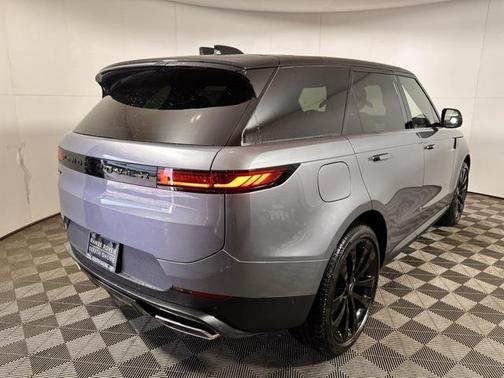 2025 Land Rover Range Rover Sport SE
