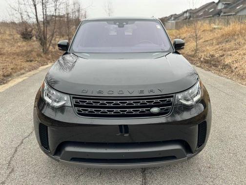 Black 2018 Land Rover Discovery HSE