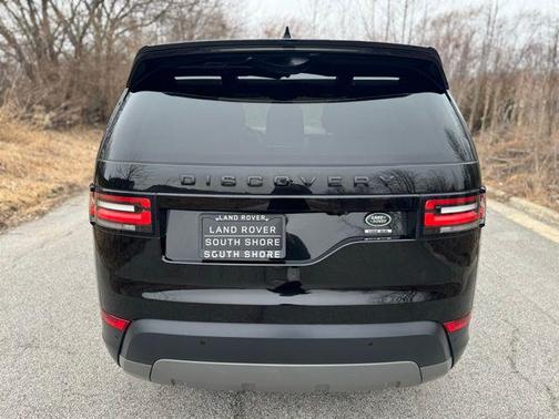 Black 2018 Land Rover Discovery HSE