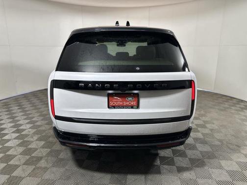 2025 Land Rover Range Rover P550e SE