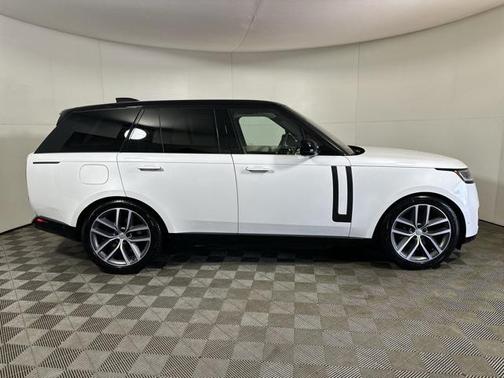 2025 Land Rover Range Rover P550e SE