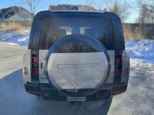 2023 Land Rover Defender 130 X-Dynamic SE