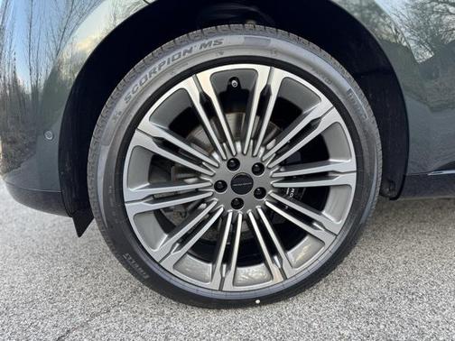 2026 Land Rover Range Rover P400 SE