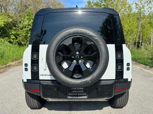 Fuji White 2026 Land Rover Defender P300 S