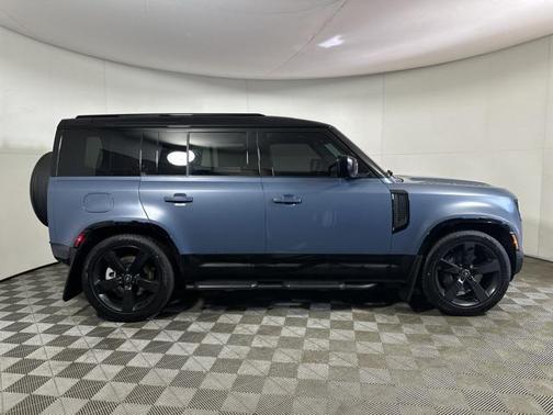 2025 Land Rover Defender 110 P400 X-Dynamic SE