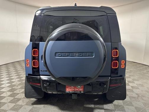 2025 Land Rover Defender 110 P400 X-Dynamic SE