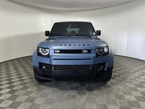 2025 Land Rover Defender 110 P400 X-Dynamic SE