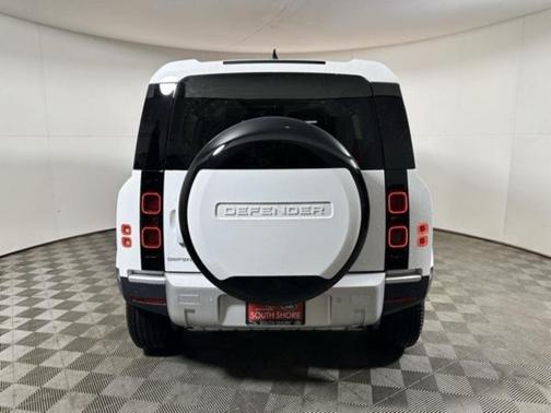 2025 Land Rover Defender 110 P300