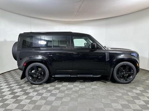 2025 Land Rover Defender 110 P400 X-Dynamic SE