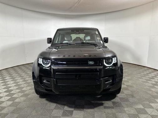 2025 Land Rover Defender 110 P400 X-Dynamic SE