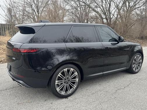 2025 Land Rover Range Rover Sport SE