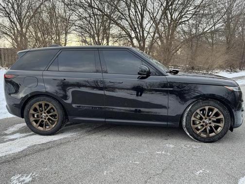 2025 Land Rover Range Rover Sport SE
