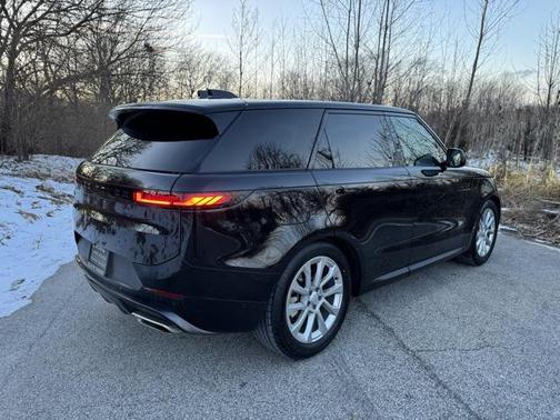 2025 Land Rover Range Rover Sport SE