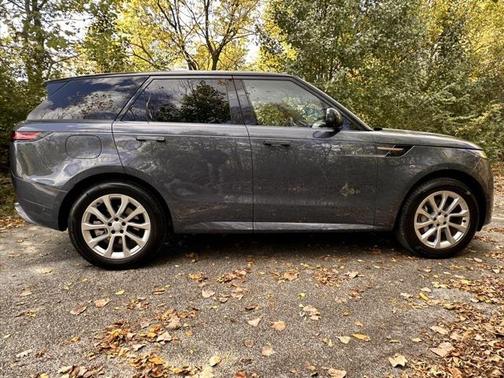 2025 Land Rover Range Rover Sport SE