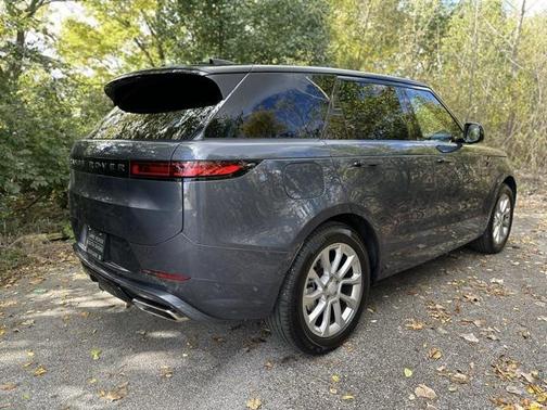 2025 Land Rover Range Rover Sport SE