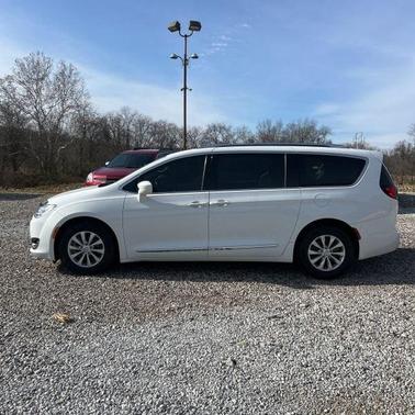 2018 Chrysler Pacifica Touring-L