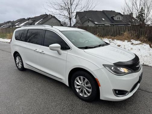 2018 Chrysler Pacifica Touring-L