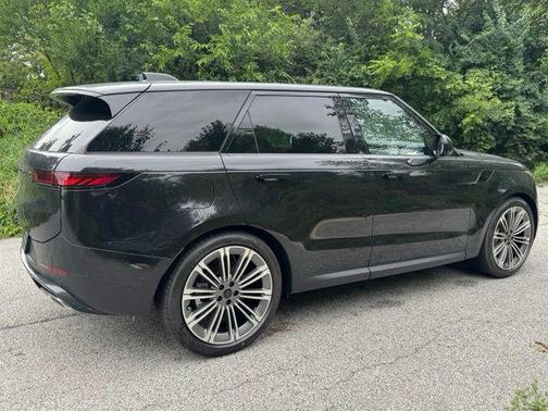 Santorini Black 2026 Land Rover Range Rover Sport SE