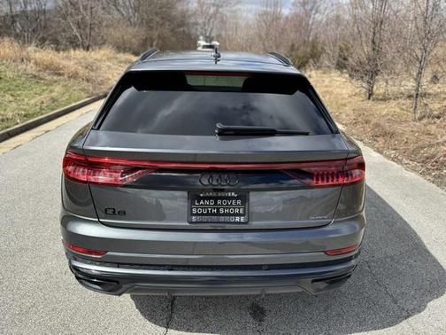 2023 Audi Q8 55 Premium Plus