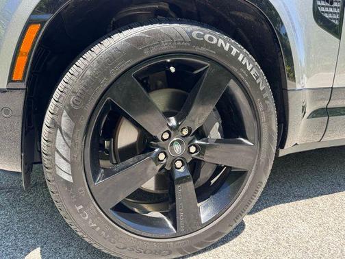 Eiger Grey Metallic 2024 Land Rover Defender 110 P400 X-Dynamic SE