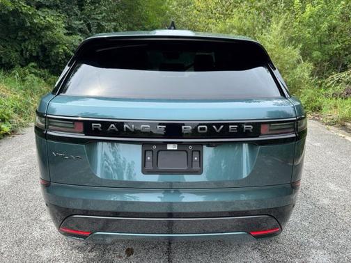 Giola Green Metallic 2026 Land Rover Range Rover Velar P250 Base