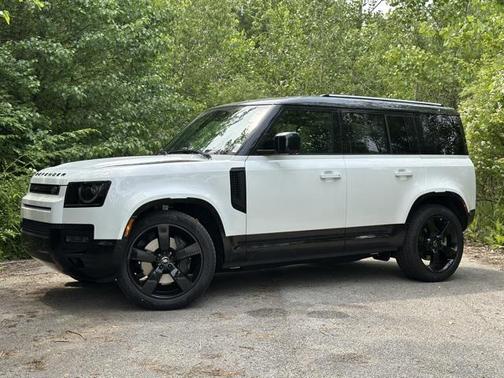 2025 Land Rover Defender 110 P400 X-Dynamic SE