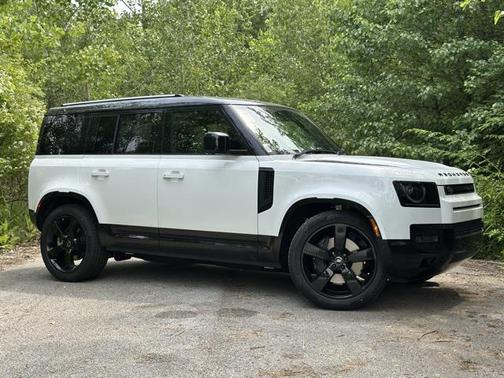 2025 Land Rover Defender 110 P400 X-Dynamic SE