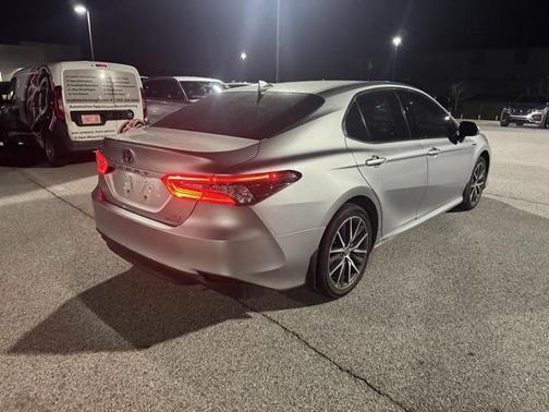 2021 Toyota Camry Hybrid XLE