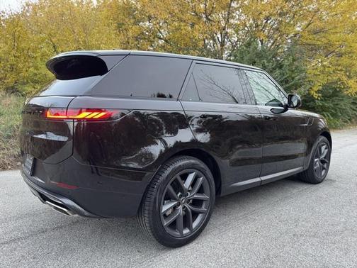 2025 Land Rover Range Rover Sport SE