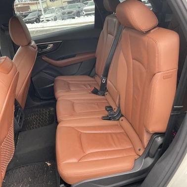 2022 Audi Q7 55 Premium Plus