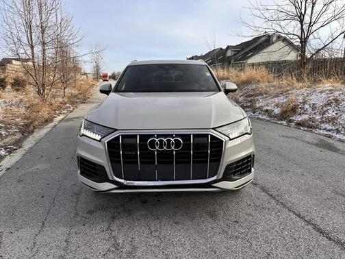 2022 Audi Q7 55 Premium Plus