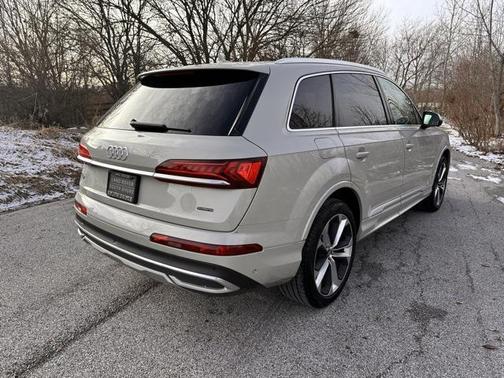 2022 Audi Q7 55 Premium Plus