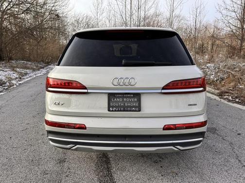 2022 Audi Q7 55 Premium Plus