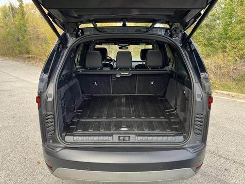 2025 Land Rover Discovery P300 S