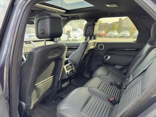 2025 Land Rover Discovery P300 S