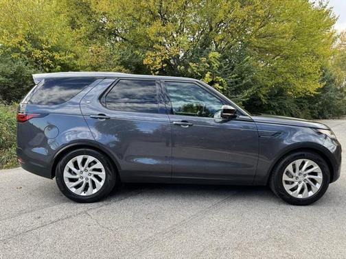 2025 Land Rover Discovery P300 S