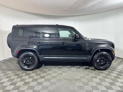 2025 Land Rover Defender 110 P300