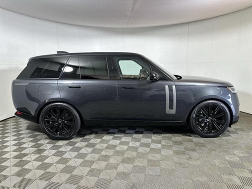 2024 Land Rover Range Rover P530 SE