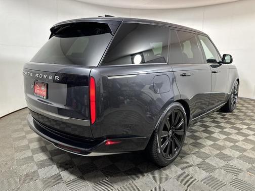 2024 Land Rover Range Rover P530 SE