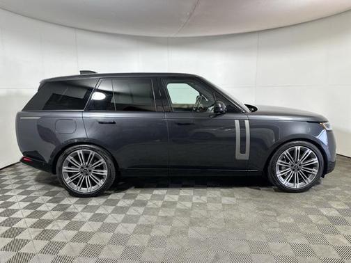 2024 Land Rover Range Rover P530 SE