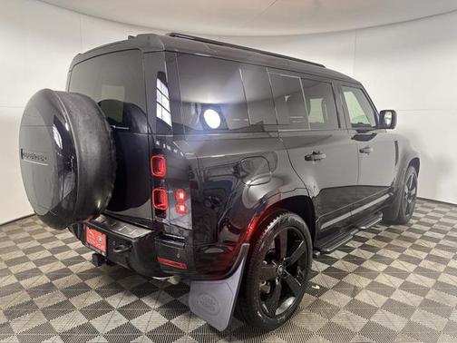 2025 Land Rover Defender 110 P400 X-Dynamic SE