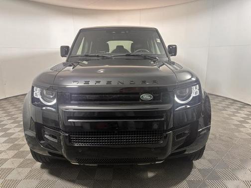 2025 Land Rover Defender 110 P400 X-Dynamic SE