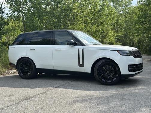 2025 Land Rover Range Rover P530 SE