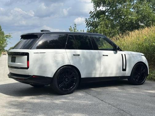 2025 Land Rover Range Rover P530 SE