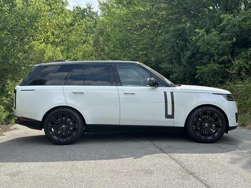 2025 Land Rover Range Rover P530 SE
