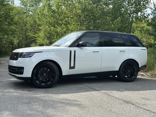 2025 Land Rover Range Rover P530 SE