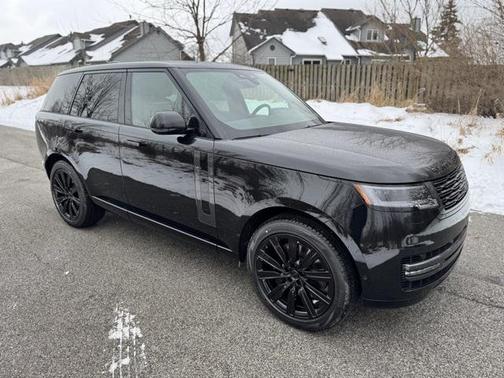 2026 Land Rover Range Rover P550e SE