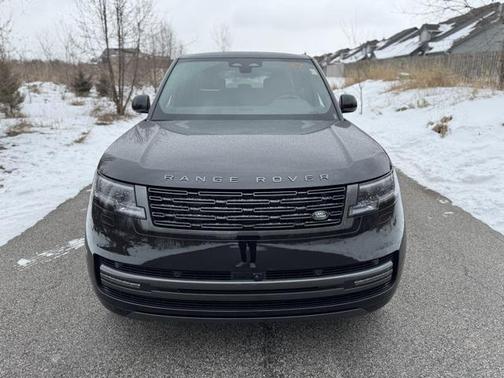 2026 Land Rover Range Rover P550e SE