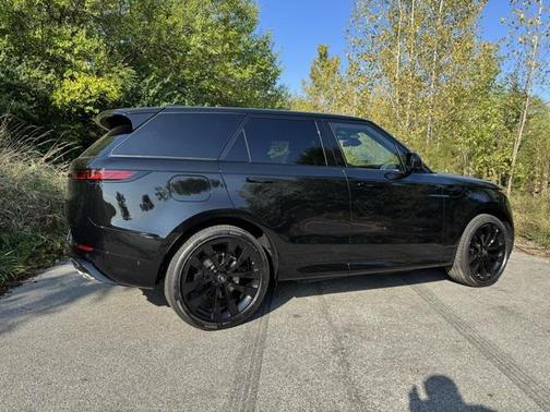2025 Land Rover Range Rover Sport SE