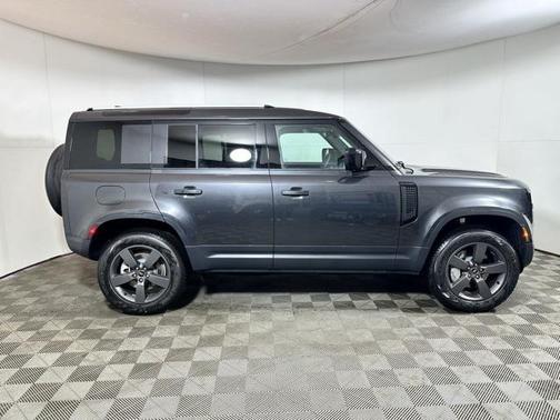 2025 Land Rover Defender 110 P300